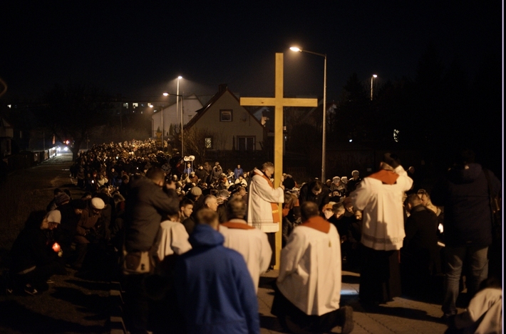 Droga krzyżowa w Tucholi - ZDJĘCIA