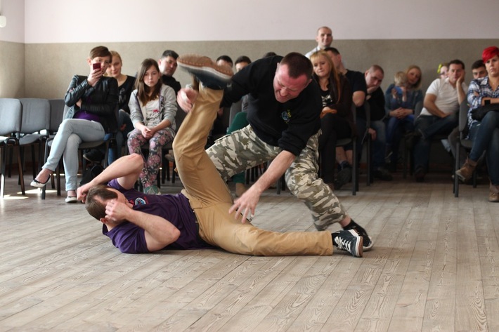 Śliwice: Pokaz krav magi w GOK - FILM, ZDJĘCIA