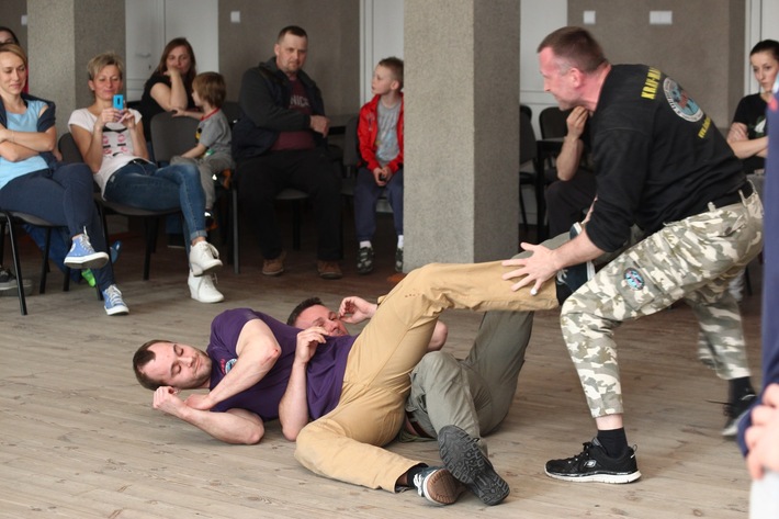 Śliwice: Pokaz krav magi w GOK - FILM, ZDJĘCIA