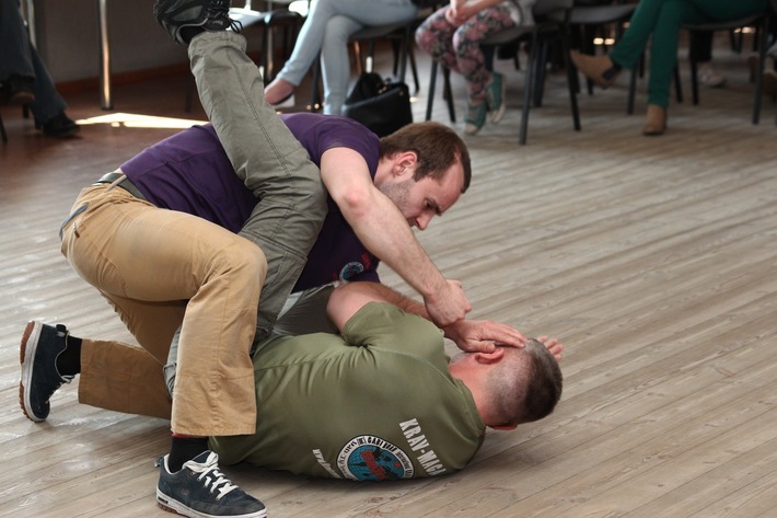 Śliwice: Pokaz krav magi w GOK - FILM, ZDJĘCIA