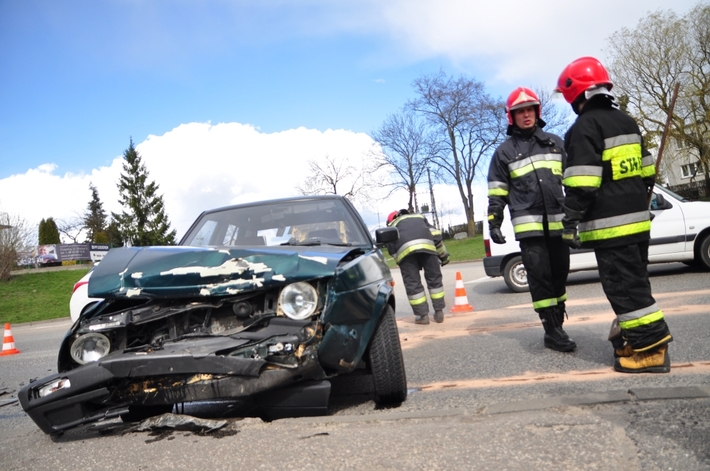 Tuchola: Zderzenie na skrzyżowaniu Chojnickiej i Czerskiej - ZDJĘCIA