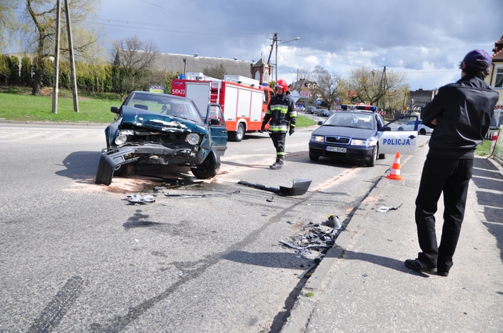 Tuchola: Zderzenie na skrzyżowaniu Chojnickiej i Czerskiej - ZDJĘCIA