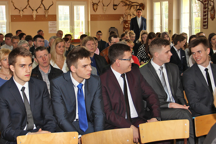 Tucholska Szkoła Realna żegna maturzystów - ZDJĘCIA