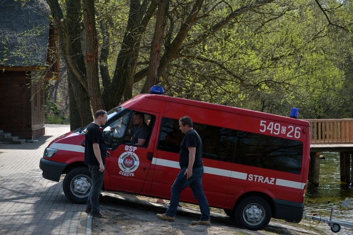 Manewry na cekcyńskim jeziorze - ZDJĘCIA