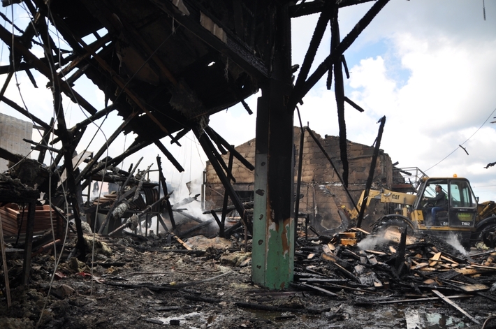 Wielki pożar u producenta mebli - ZDJĘCIA