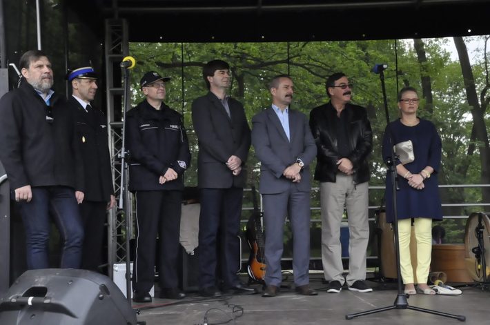 Tuchola: Rozdano 700 drzew i krzewów - ZDJĘCIA