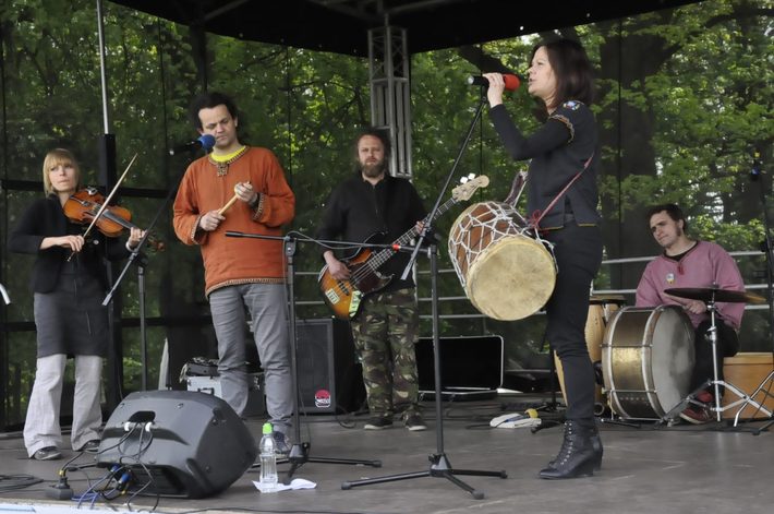 Tuchola: Rozdano 700 drzew i krzewów - ZDJĘCIA