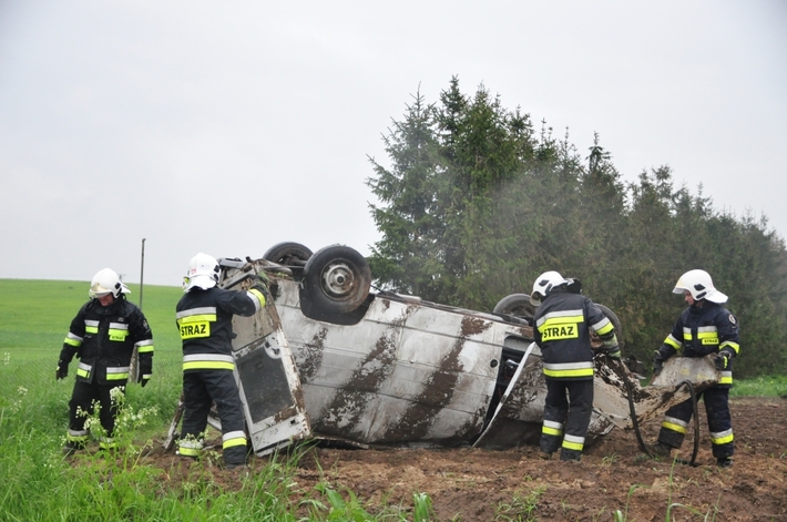 Wypadek na trasie Tuchola-Gostycyn - ZDJĘCIA