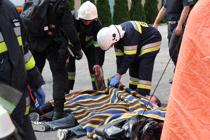 Tuchola: Terroryści zaatakowali szkołę ZDJĘCIA