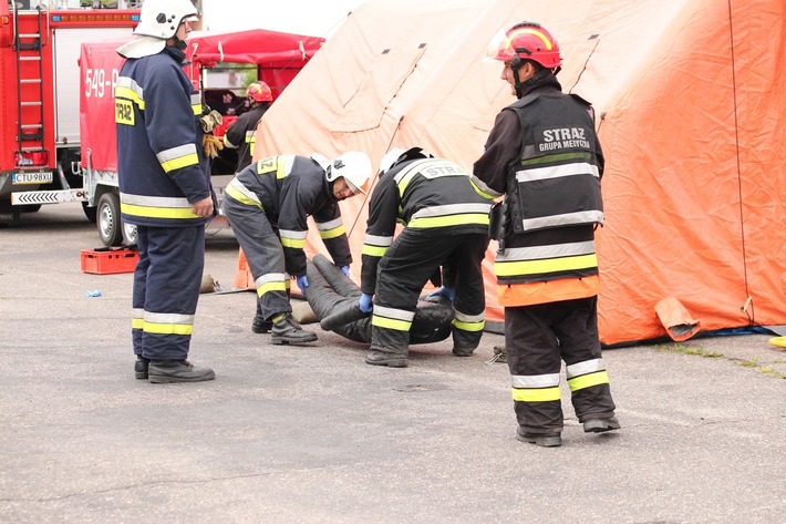 Tuchola: Terroryści zaatakowali szkołę ZDJĘCIA