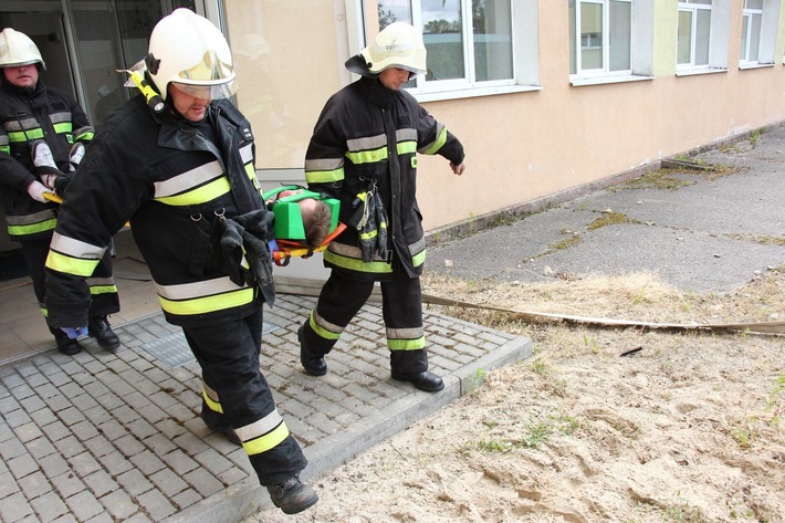 Tuchola: Terroryści zaatakowali szkołę ZDJĘCIA