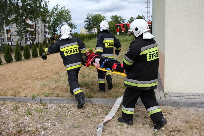 Tuchola: Terroryści zaatakowali szkołę ZDJĘCIA