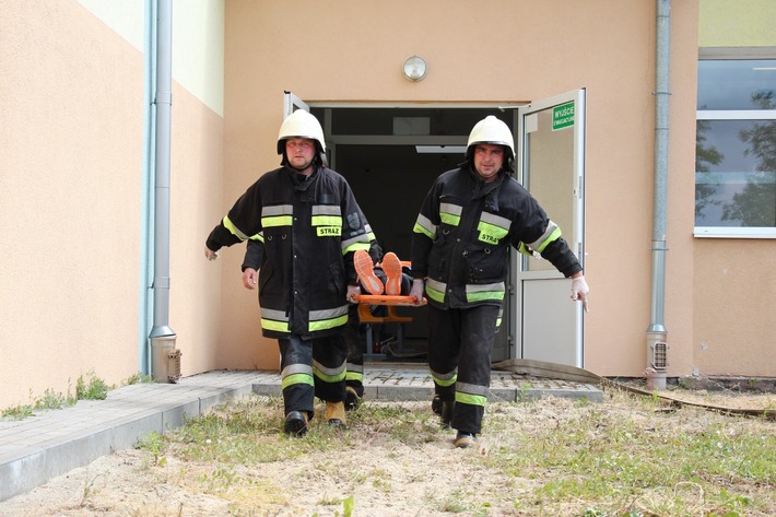 Tuchola: Terroryści zaatakowali szkołę ZDJĘCIA