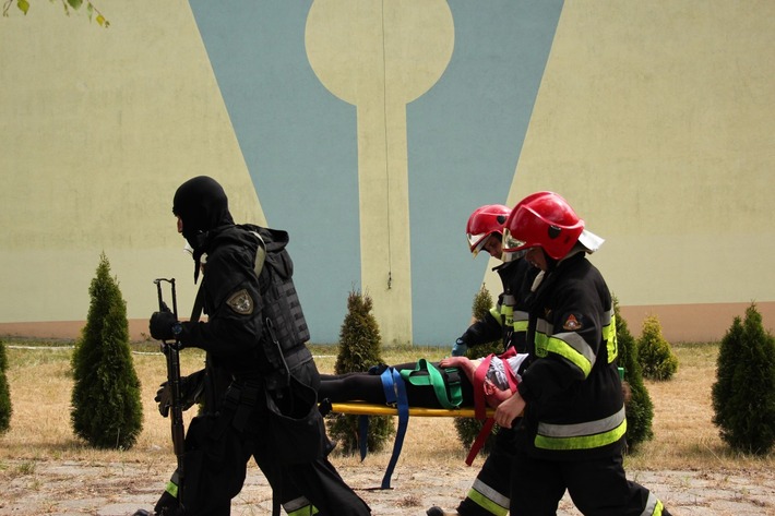 Tuchola: Terroryści zaatakowali szkołę ZDJĘCIA