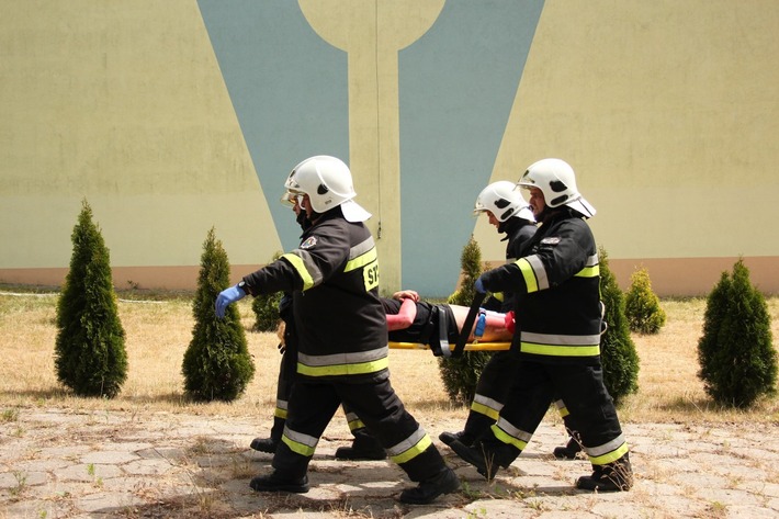 Tuchola: Terroryści zaatakowali szkołę ZDJĘCIA