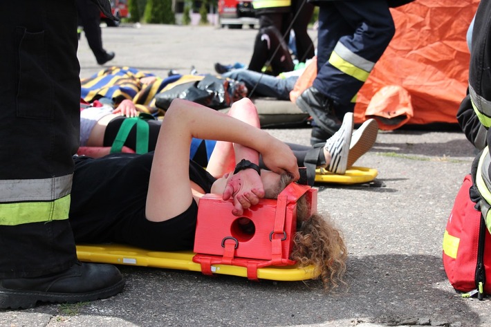 Tuchola: Terroryści zaatakowali szkołę ZDJĘCIA