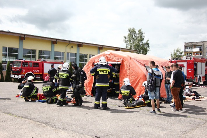 Tuchola: Terroryści zaatakowali szkołę ZDJĘCIA