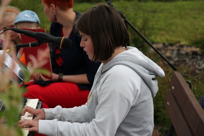 Żalno: Otworzyli kwiatowy zakątek - ZDJĘCIA