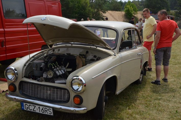 Tuchola: Wystawa pojazdów w Małpim Gaju - ZDJĘCIA