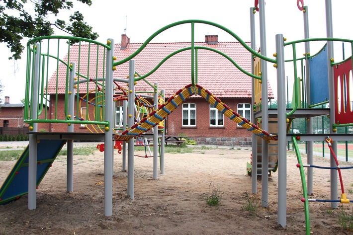 Gmina Śliwice: Place zabaw, toaleta i kontrowersyjna wiata - ZDJĘCIA