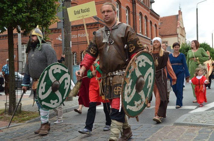 Tuchola: Pochód Borowiaków - ZDJĘCIA cz. I