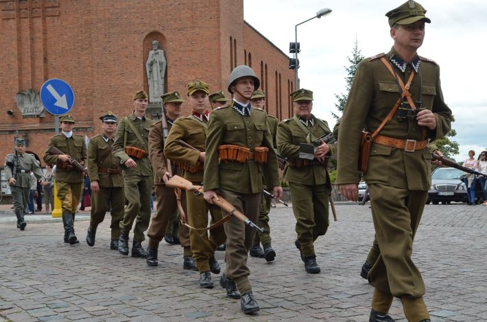Tuchola: Pochód Borowiaków cz. II - ZDJĘCIA