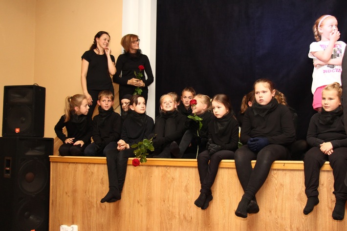 Gostycyn: Wystawili spektakl w ciemnościach - ZDJĘCIA