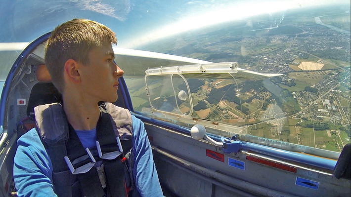 Tak po niebie szybuje Łukasz z Tucholi - ZDJĘCIA