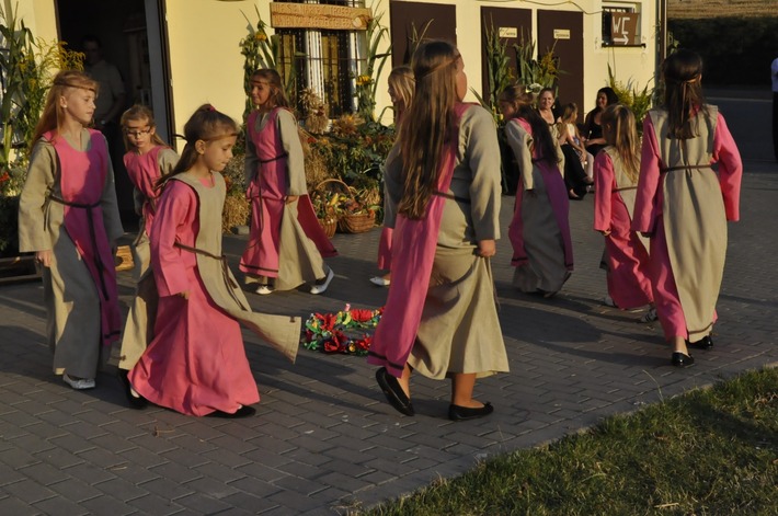 Stobno: Biesiada trwała do późna - ZDJĘCIA