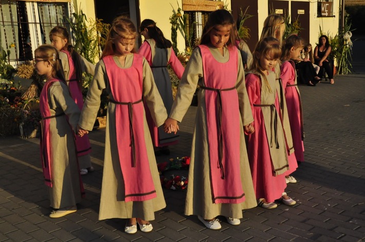 Stobno: Biesiada trwała do późna - ZDJĘCIA