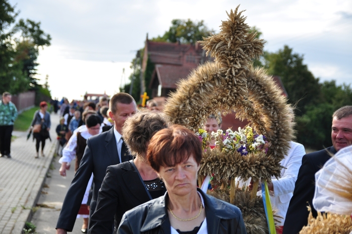 Cekcyn: Dożynki gminne świętowano w Iwcu - ZDJĘCIA