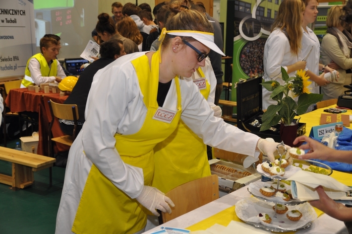 Powiat tucholski: Powiatowe Targi Edukacji i Pracy - ZDJĘCIA