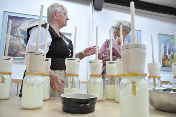 Tak w Tucholi robi się masło - ZDJĘCIA