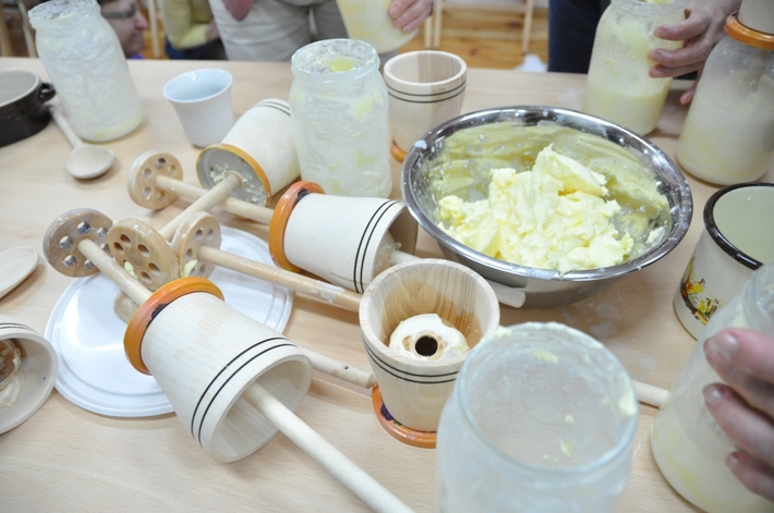 Tak w Tucholi robi się masło - ZDJĘCIA