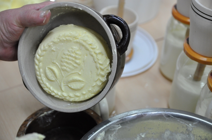 Tak w Tucholi robi się masło - ZDJĘCIA