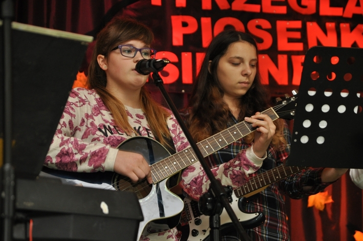 Gmina Kęsowo: I Przegląd Piosenki Jesiennej - ZDJĘCIA