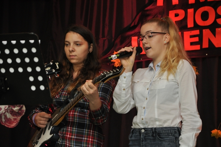 Gmina Kęsowo: I Przegląd Piosenki Jesiennej - ZDJĘCIA