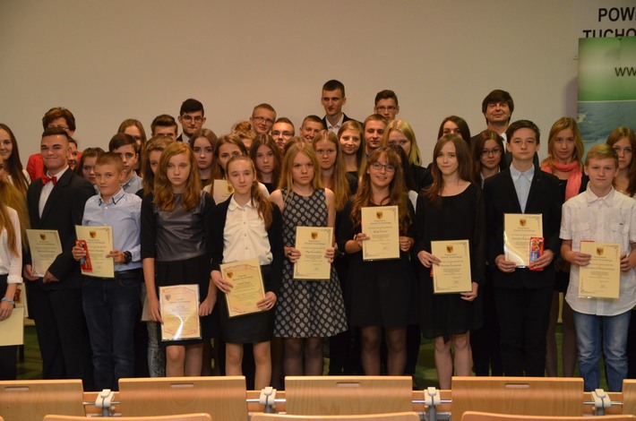 Powiat tucholski: Oni zasłużyli na stypendia - ZDJĘCIA