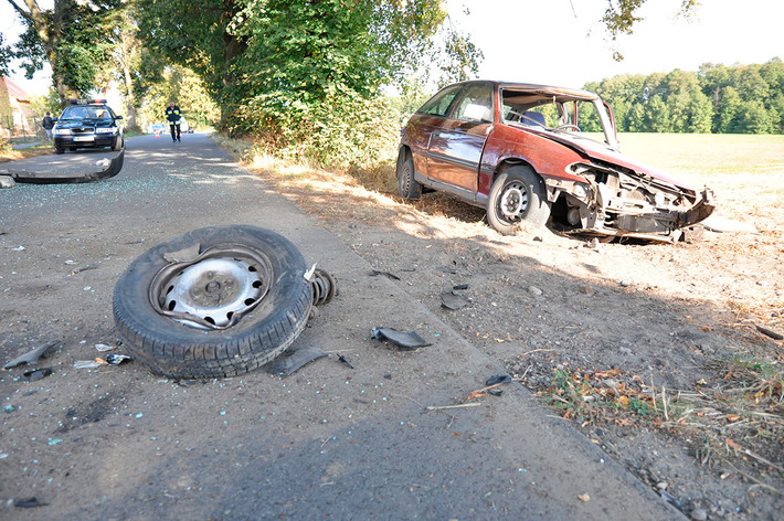 Zderzenie samochodów w Kęsowie. Dwie osoby w szpitalu - ZDJĘCIA