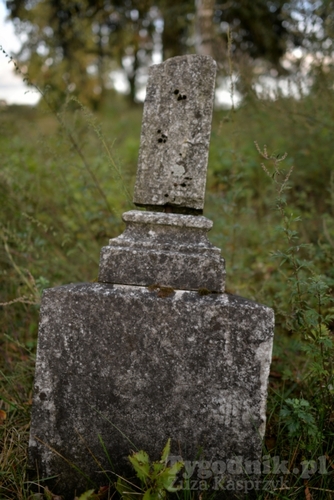 Gmina Cekcyn: Amfiteatr na cmentarzu w Iwcu?! - ZDJĘCIA