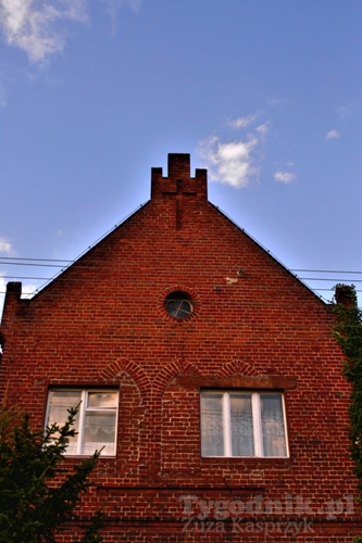 Gmina Cekcyn: Amfiteatr na cmentarzu w Iwcu?! - ZDJĘCIA