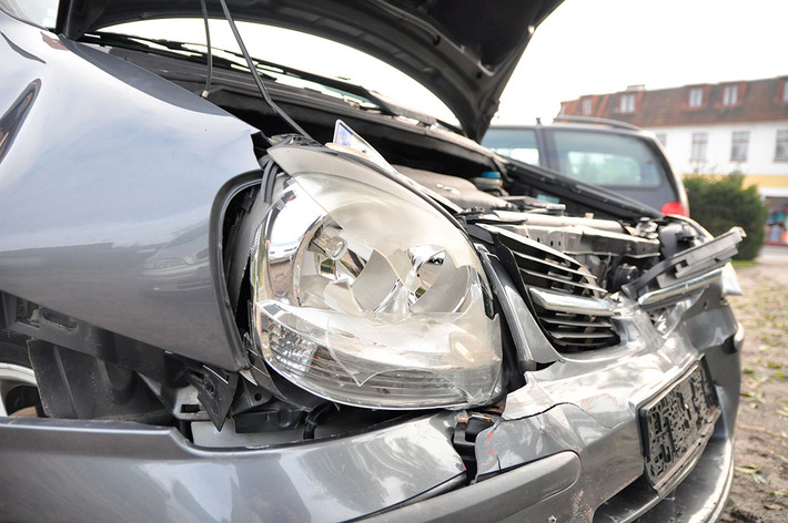 Wypadek w Śliwicach. Na pasach mężczyzna, w aucie małe dziecko - ZDJĘCIA