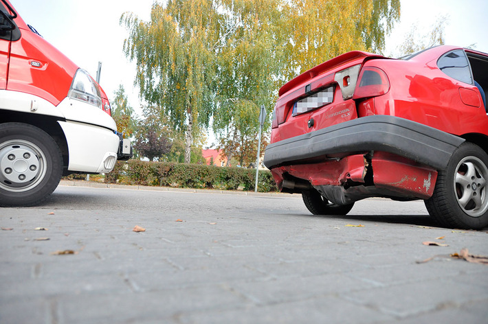 Wypadek w Śliwicach. Na pasach mężczyzna, w aucie małe dziecko - ZDJĘCIA