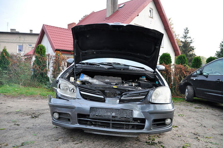 Wypadek w Śliwicach. Na pasach mężczyzna, w aucie małe dziecko - ZDJĘCIA