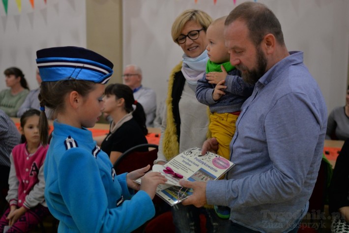Pierwsze urodziny bysławskich mażoretek - ZDJĘCIA I FILM