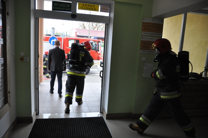 Tuchola: Ewakuacja starostwa - ZDJĘCIA