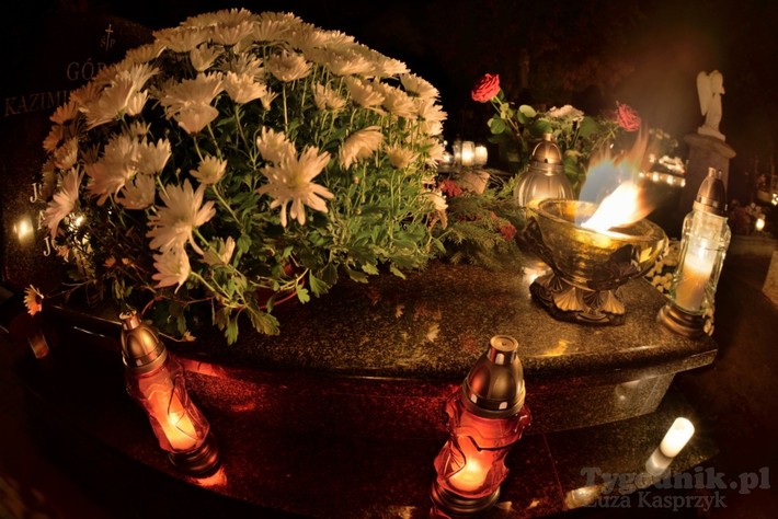 Cmentarze nocą - Bysław, Śliwice, Zdroje - ZDJĘCIA