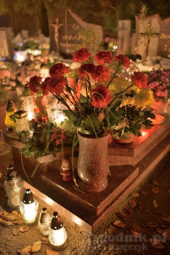 Cmentarze nocą - Bysław, Śliwice, Zdroje - ZDJĘCIA