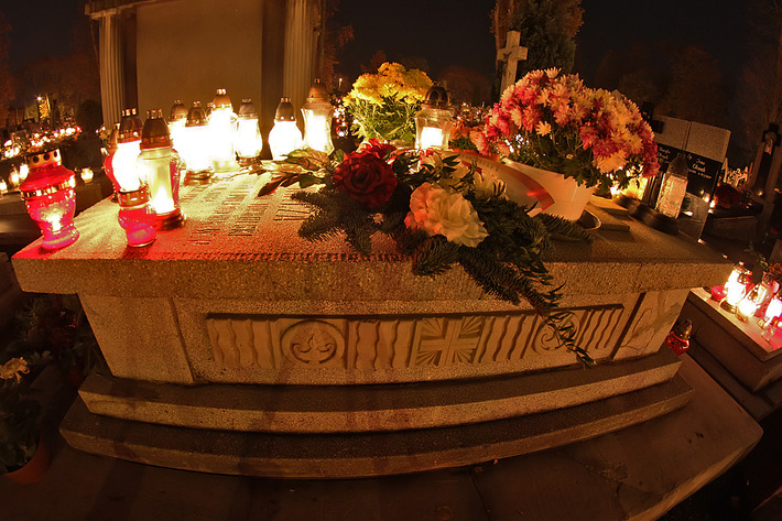 Cmentarze nocą - Tuchola, Rudzki Most, Gostycyn, Jeleńcz - ZDJĘCIA