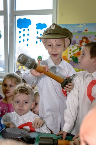 Gmina Cekcyn: Partyzanci w przedszkolu - ZDJĘCIA